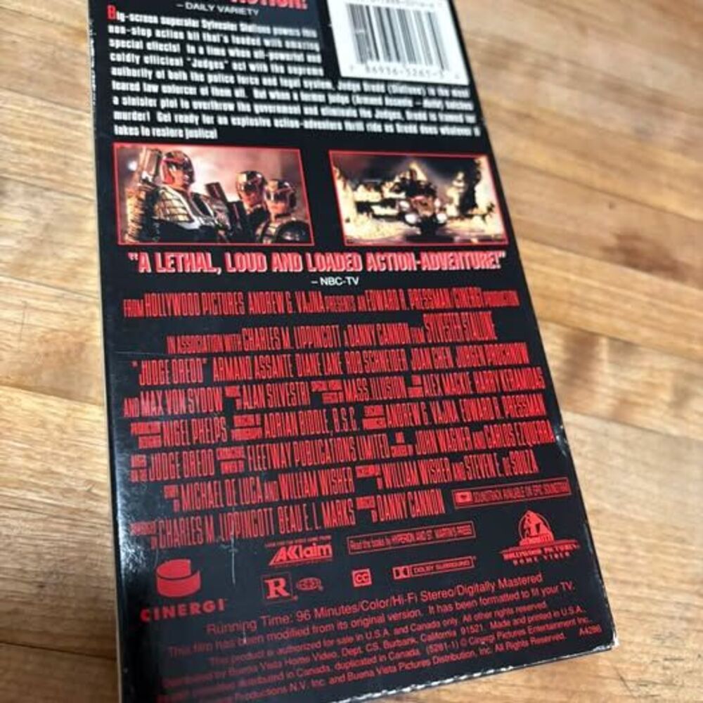 Judge Dredd VHS - Picture 3 of 3
